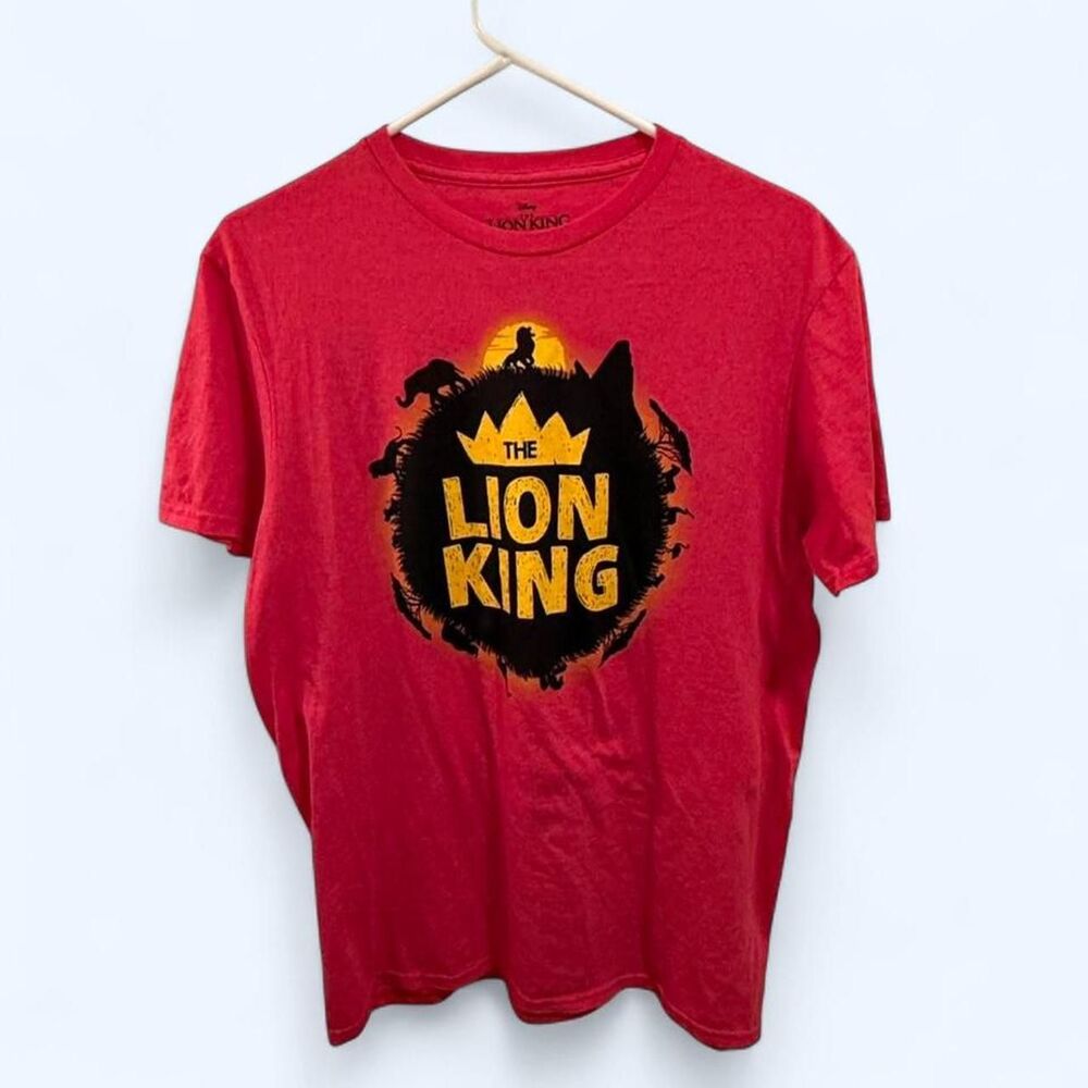 Disney The Lion King red t-shirt Size M